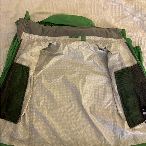 Marmot Green Raincoat Lightweight Water-Resistant Hooded - Picture 7 of 7